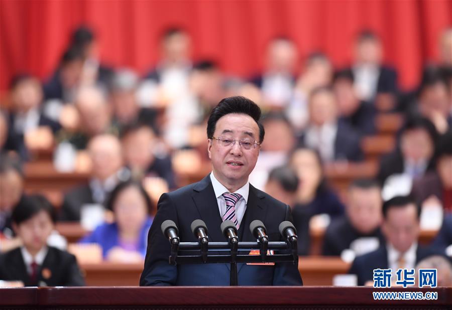 3月10日，全国政协十三届一次会议在北京人民大会堂举行第三次全体会议。这是屠海鸣委员作大会发言。 新华社记者 燕雁 摄