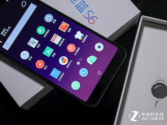 白色情人节来了 不送你女神这款手机吗?