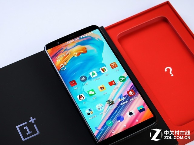 白色情人节来了 不送你女神这款手机吗?