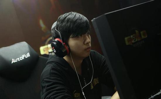 炉石传说黄金超级联赛15日：本赛季八强全部产生