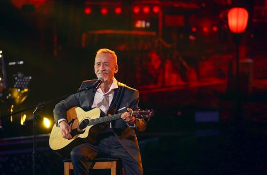 74岁台湾乐坛传奇一曲《青玉案》点燃全场 三