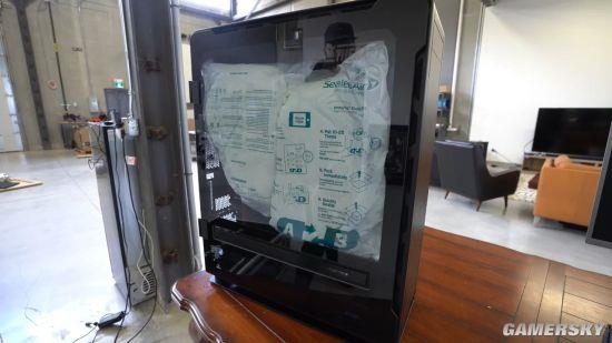用12万元的PC玩游戏是什么体验？分体式水冷太酷炫