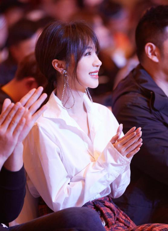 李菲儿加盟《青春有搏击》 (3).jpg