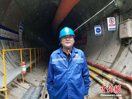 “大国工匠”彭祥华。 冷昊阳 摄 点击进入下一页