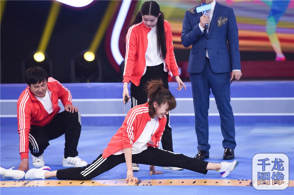 女子运动会劈叉考验2