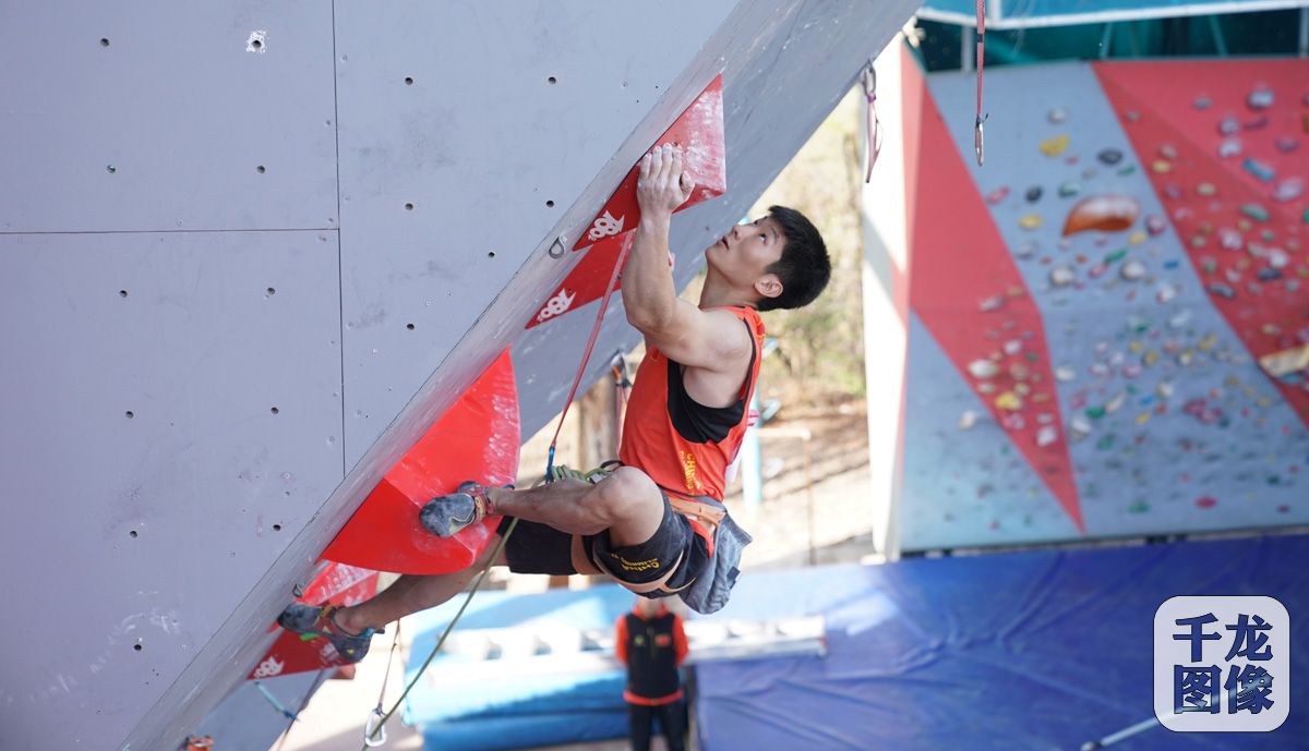 马自达在难度赛比赛中 (1)