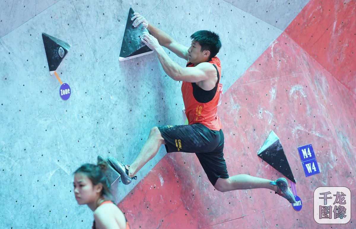 马自达在攀石赛比赛中