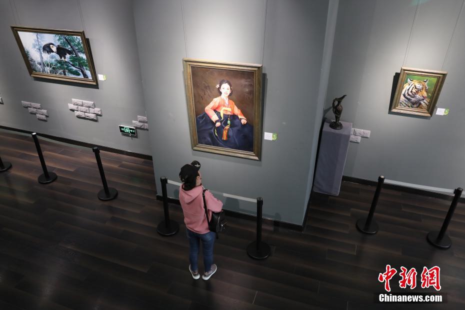 &ldquo;纯&middot;净&rdquo;朝鲜油画展在黑龙江开展