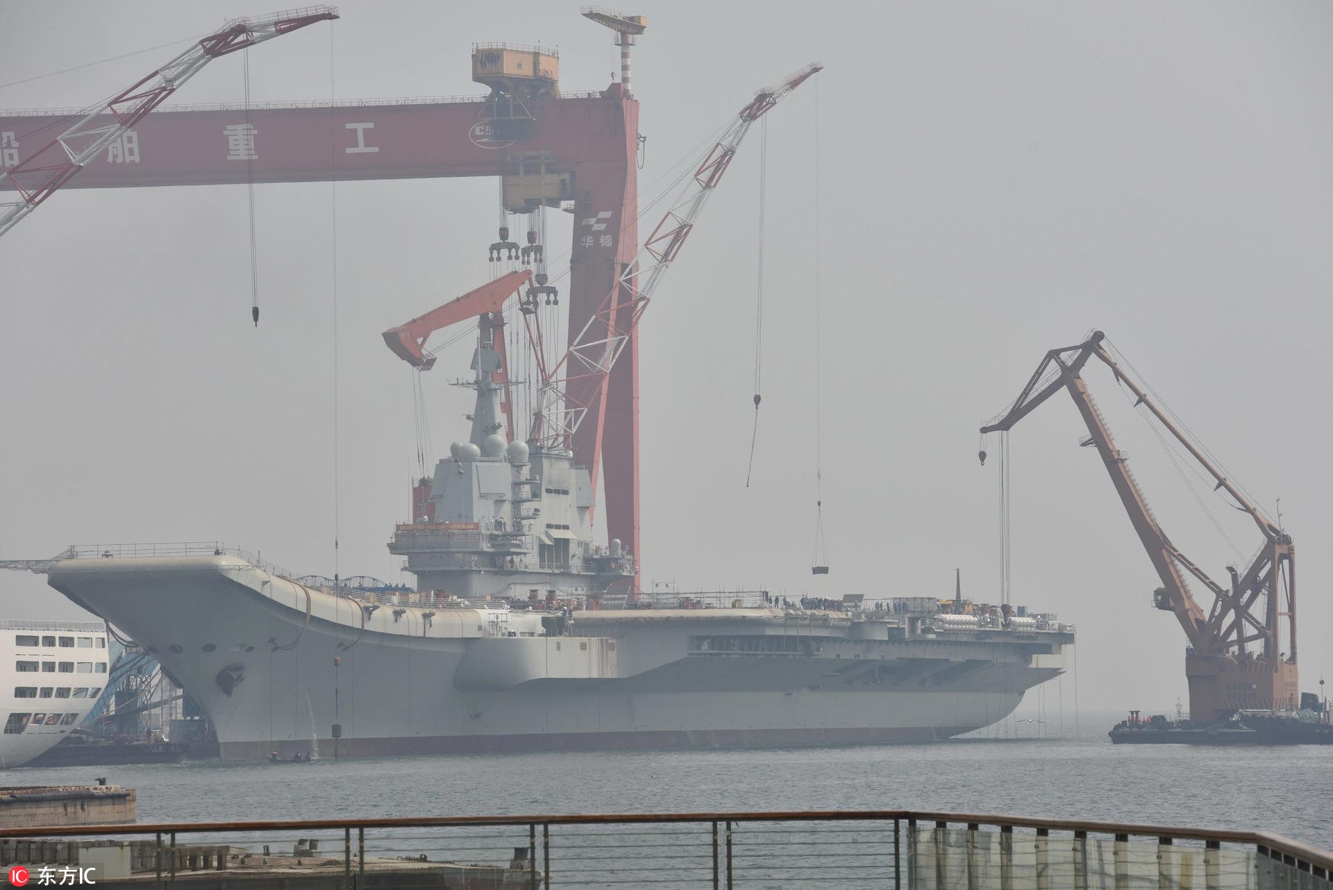 2018年04月19日,辽宁大连,天气有雾,首艘首艘