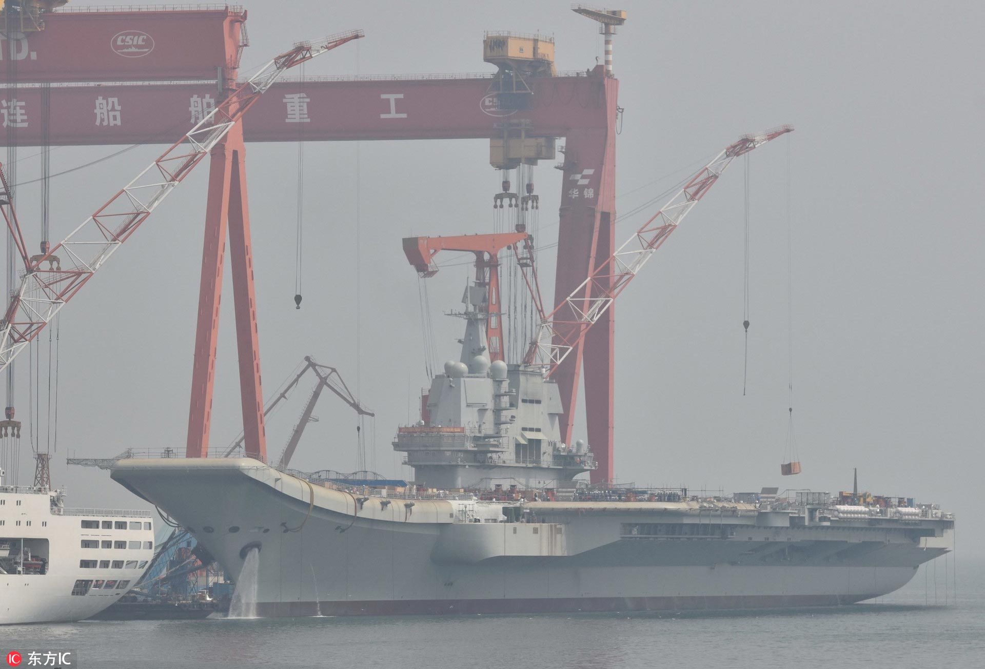 2018年04月19日,辽宁大连,天气有雾,首艘首艘