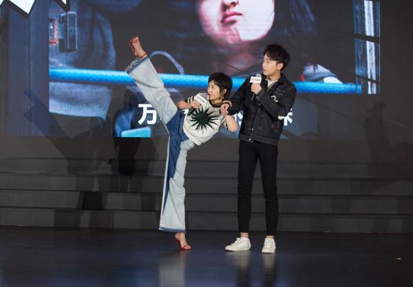 星光闪耀“电影之都”第16届全国院线国产影片推介会青岛开幕