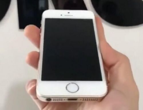 第二代iPhone SE手机真机谍照曝光 采用玻璃后壳