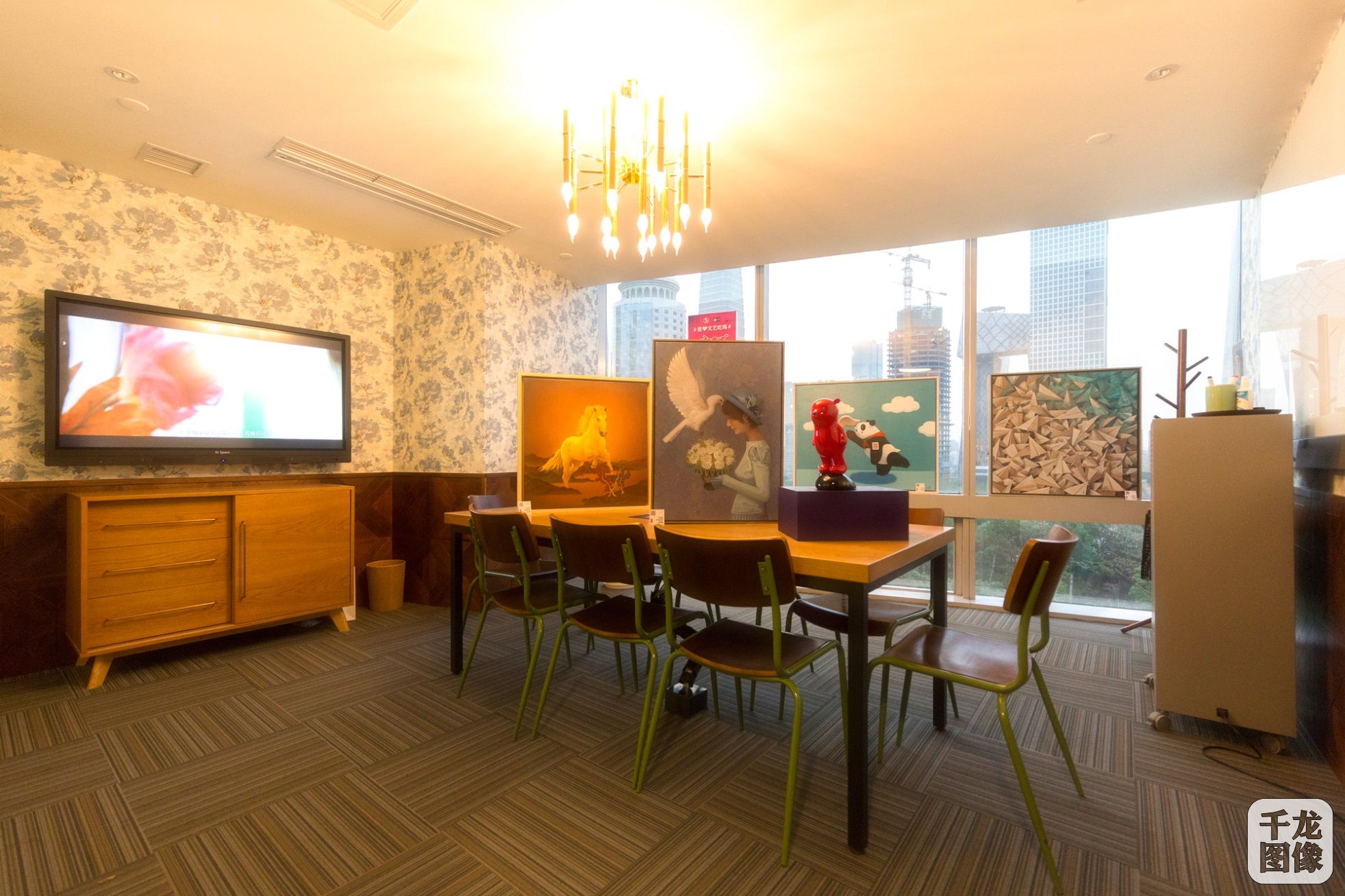 北京肯德基携手氪空间打造赛博摇滚氪气炸鸡节