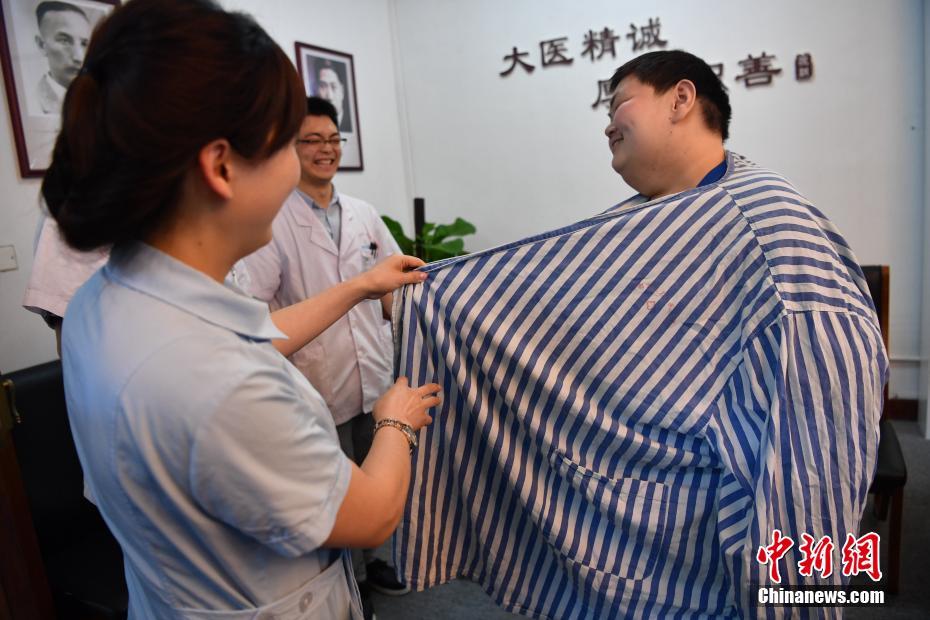 530斤中国第一胖带着240斤的母亲一起减肥