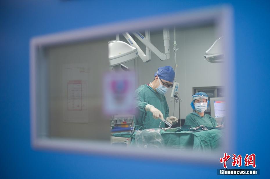 无影灯下的&ldquo;隐形天使&rdquo; 探访太原手术室里的男护士