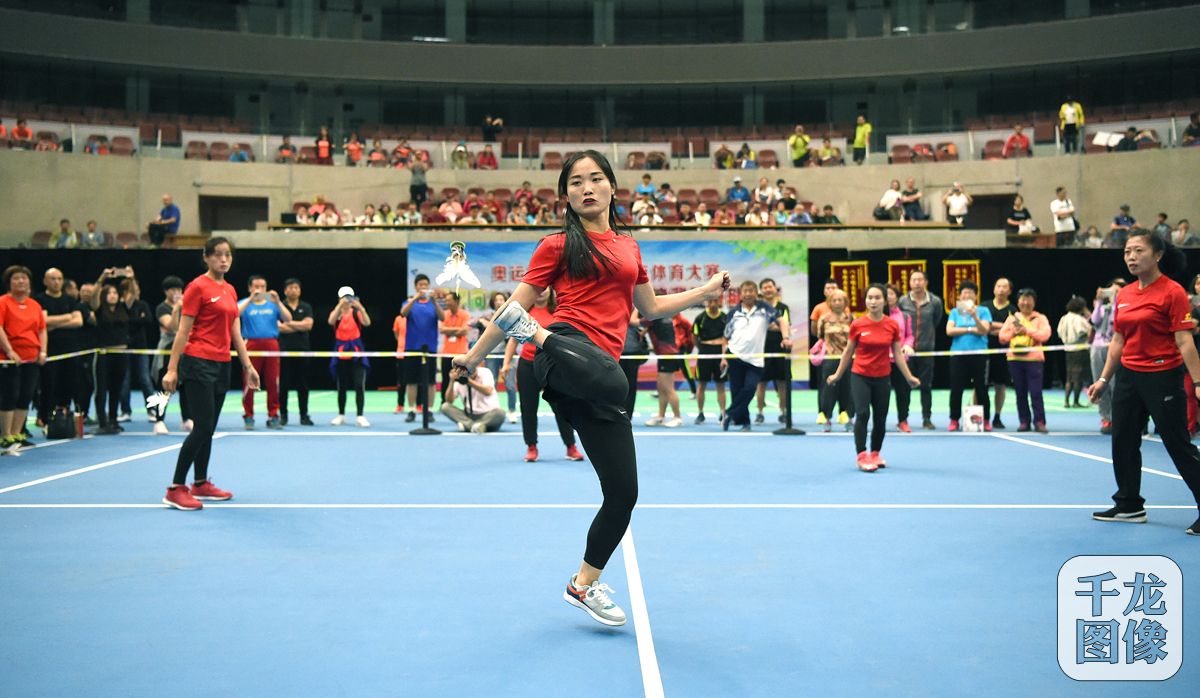 XBG_2183 精彩的表演赢得观众阵阵掌声