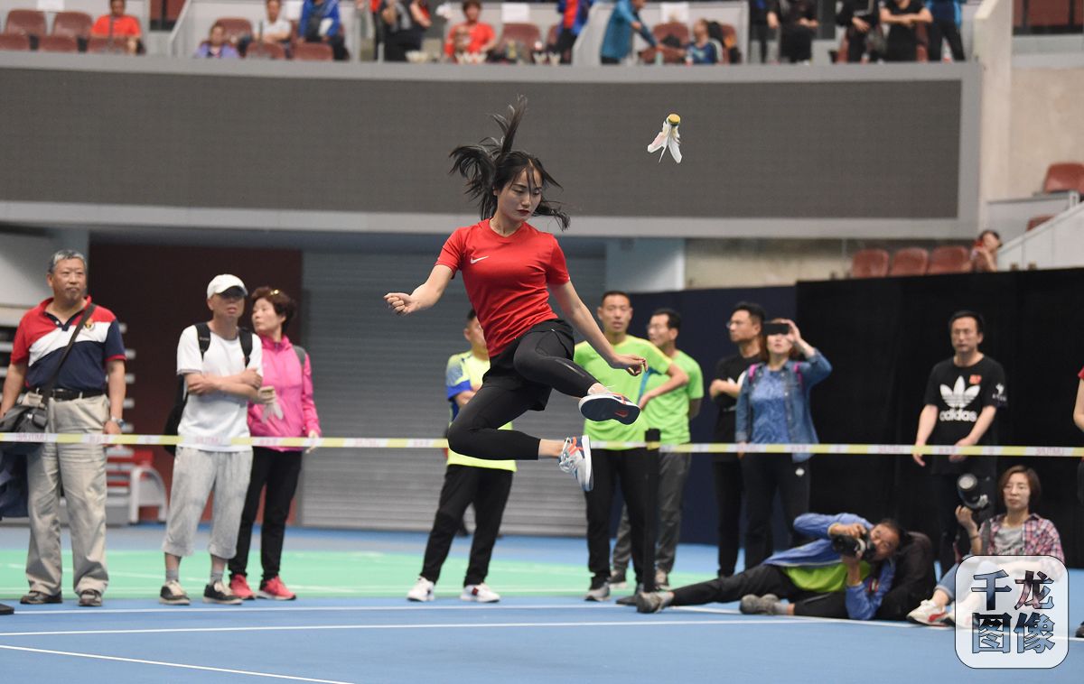 XBG_2279 令人眼花缭乱的各种套路外，还时常穿插些“几乎不可能完成的”高难度动作