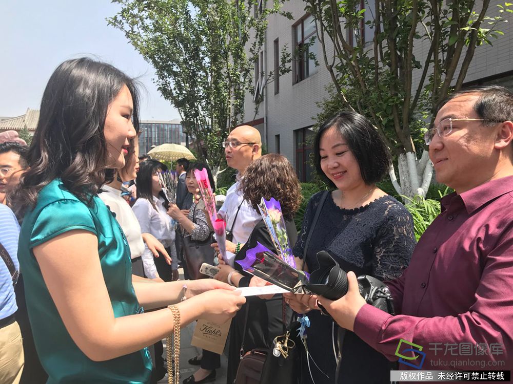 北京三十五中国际部2018届毕业生代表中国和