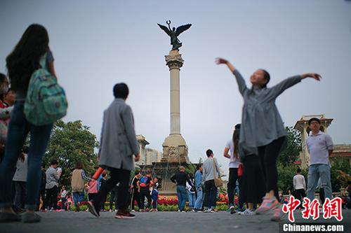 资料图：天津海河畔意式风情街 <a target='_blank' href='http://www.chinanews.com/'>中新社</a>记者 佟郁 摄
