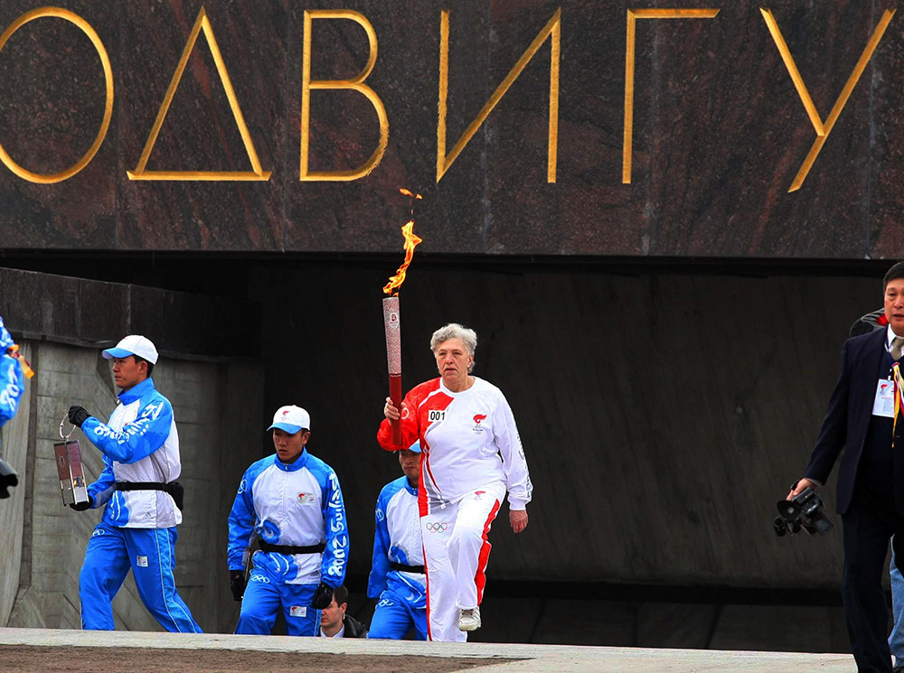 jt20080405-7俄罗斯圣彼得堡第一棒火炬手是前俄罗斯冠军济宾娜