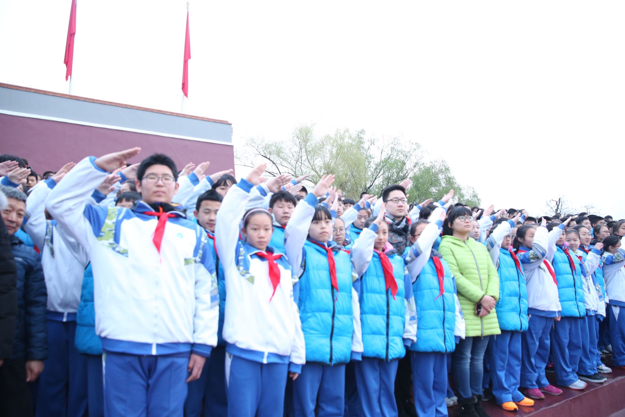 日坛中学初一年级天安门观升旗仪式 好学子向国旗敬礼