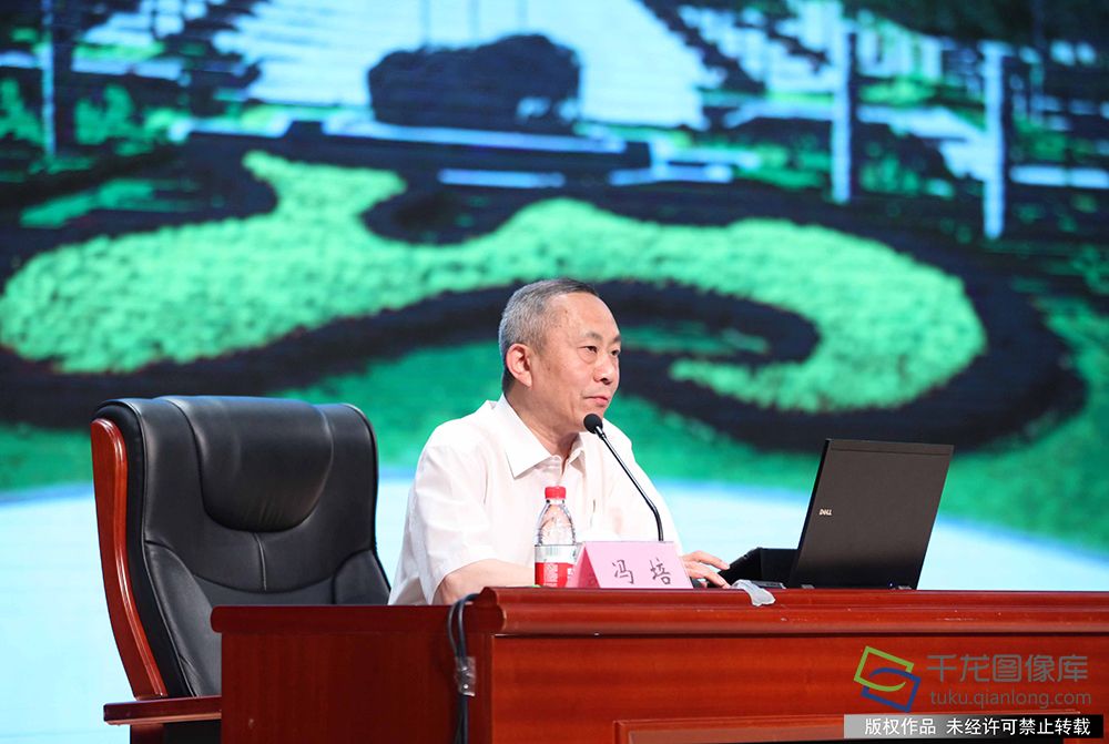 冯培书记