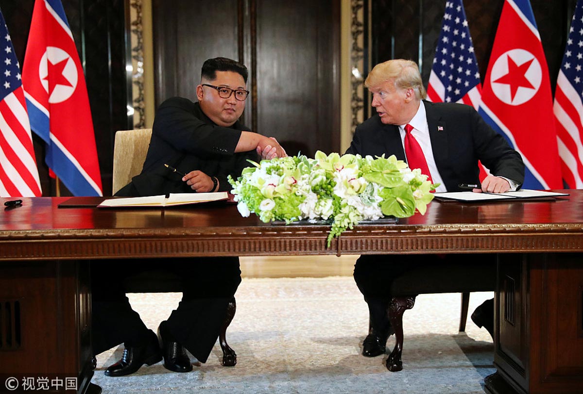 朝美领导人签署联合声明 金正恩:双方将抛弃过