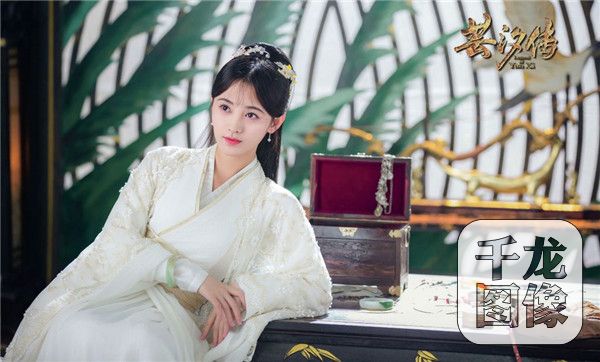 《芸汐传》今播 鞠婧祎"韩怼怼"甜爽上线_脾气网 鞠婧祎在《芸汐传》中的表现早已是粉丝与网友关注、热烈讨论的话题。青春清新的长相再配上简约精致造型的加持,灵动自然的演技加上活泼聪颖的角色人设,可以预见她在剧中演绎的“韩怼怼”韩芸汐将圈粉无数,由她演唱的主题曲《落花成泥》也在各大音乐类榜单中取得了亮眼的成绩。 “多想你,多年过去,还能够将这,过去都记起。”西芹cp之间的甜蜜情话与cp感十足的互动都令网友非常期待《芸汐传》正片的上线。随着上线时间临近,一波又一波的宣传物料释出,观众对《芸汐传》的期待与日俱增,