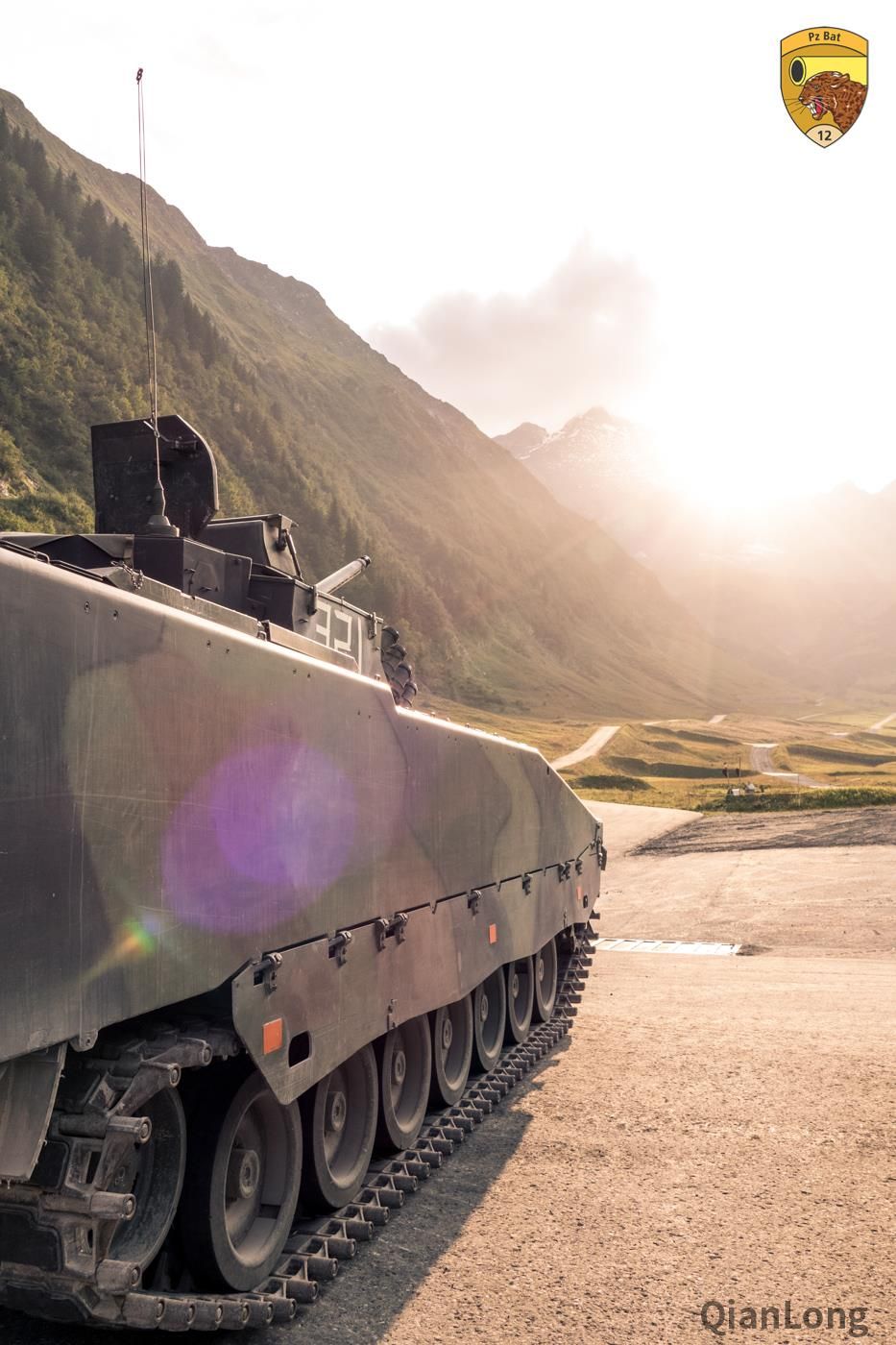 瑞士陆军进行战术演习 CV90步兵战车解锁狂