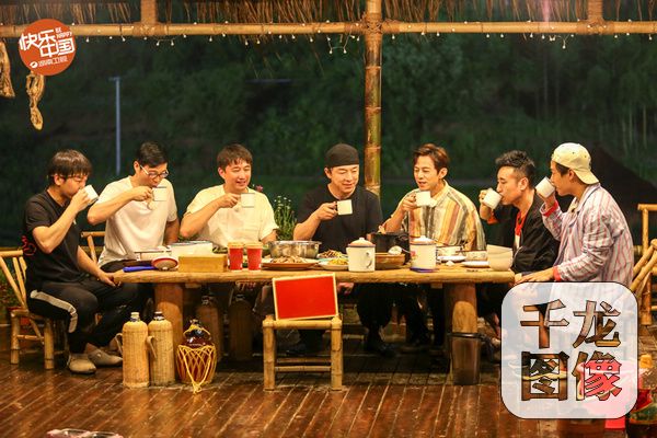 《向往的生活》何炅金龟子重现童年回忆聪明