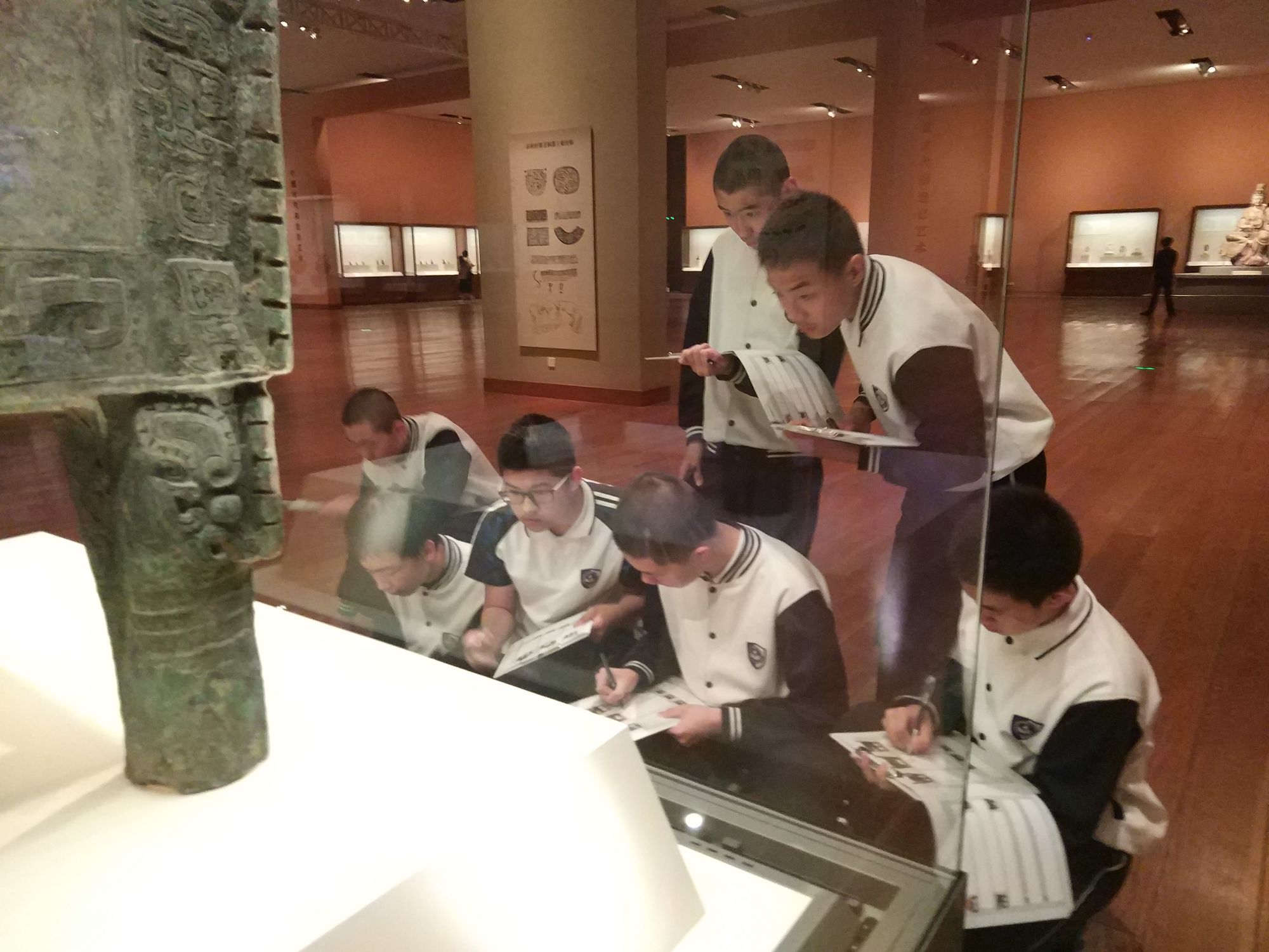 中央商务区实验学校走进国博