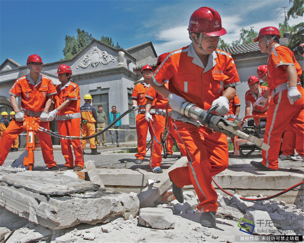北京城建集团抢险大队抢险中