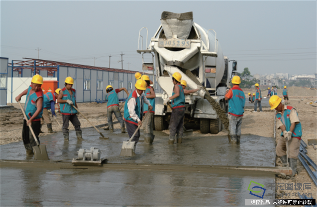 2008 年 6 月 1 日,汶川大地震灾后重建现场