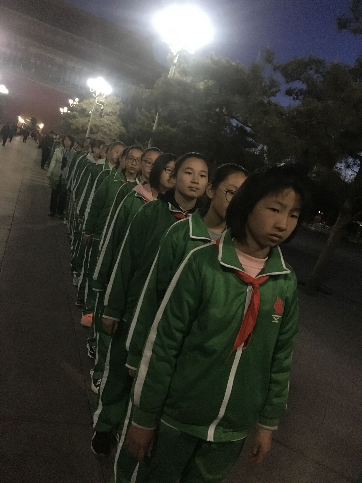 见证国旗飘扬 塑我爱国情怀