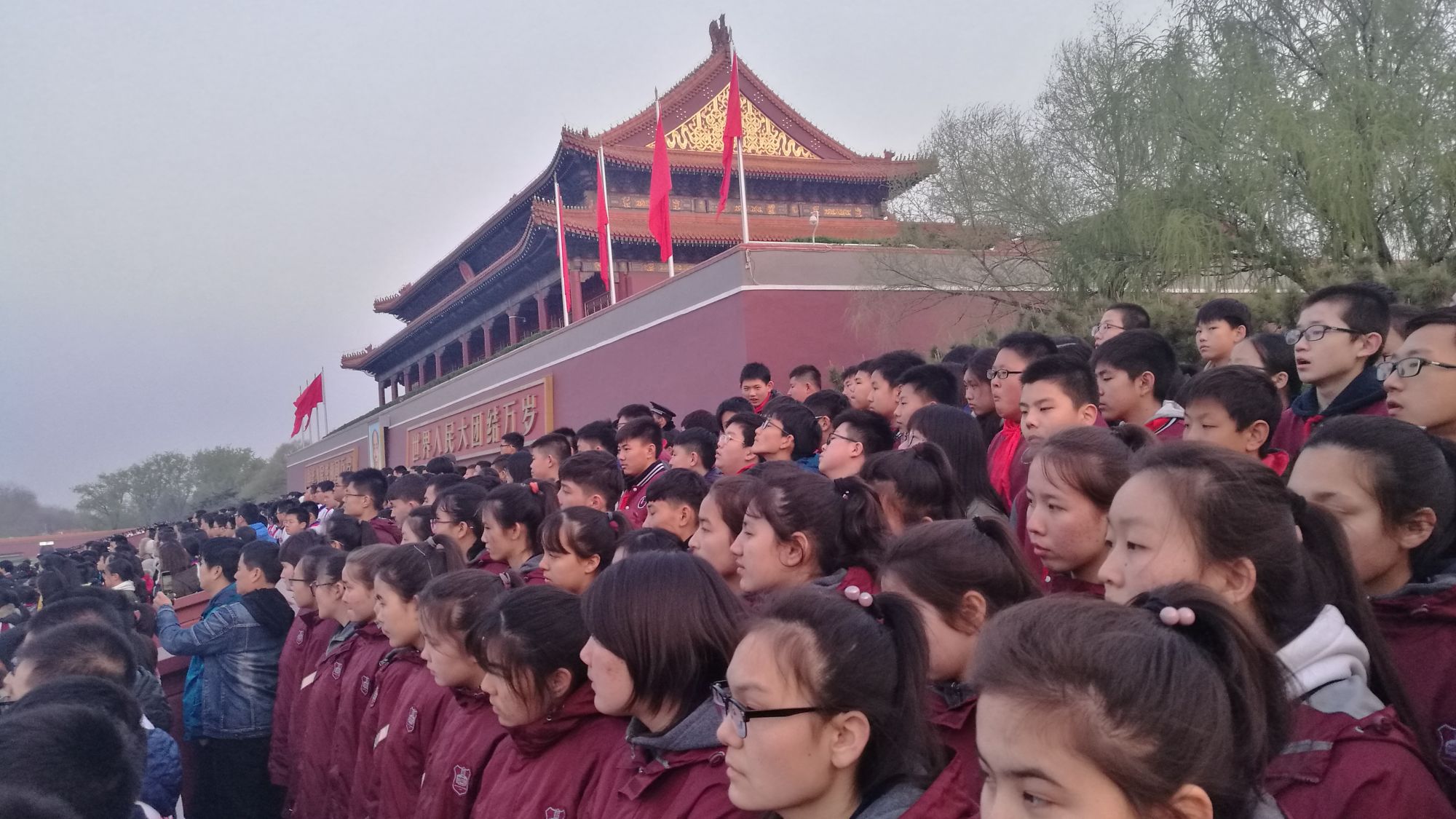 潞河中学参加天安门升旗活动