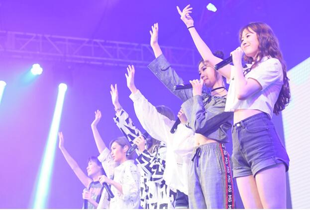 极创引力粉丝见面会 火箭少女合体送祝福