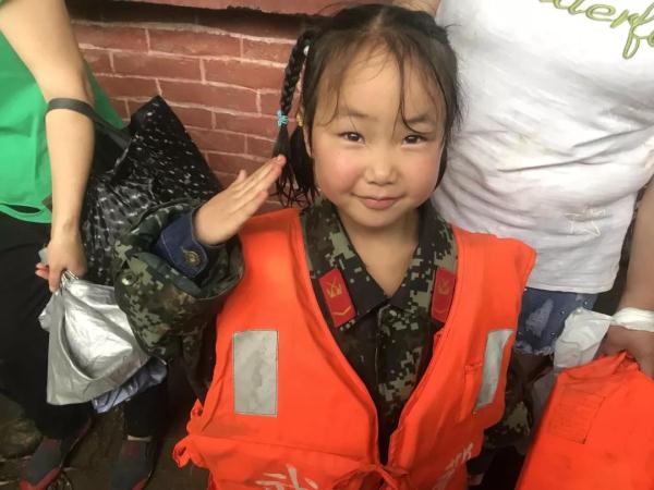 大雨中，这些瞬间温暖你我&hellip;&hellip;