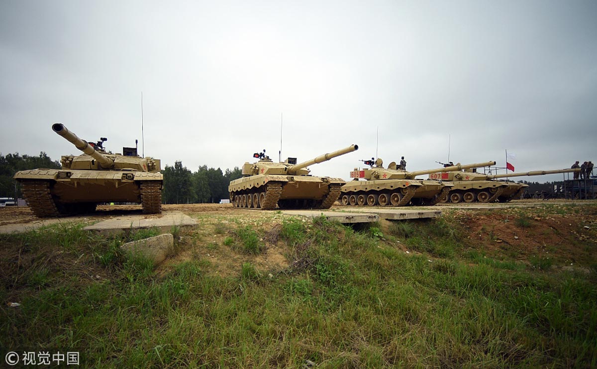 多国坦克齐聚库宾卡备战2018坦克两项赛 中国四辆96B坦克开始热身(2)