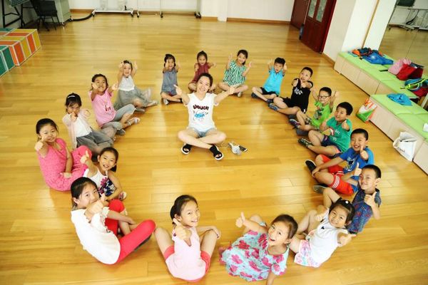 门头沟区教育系统开展 1+1+n大拇指点赞行动