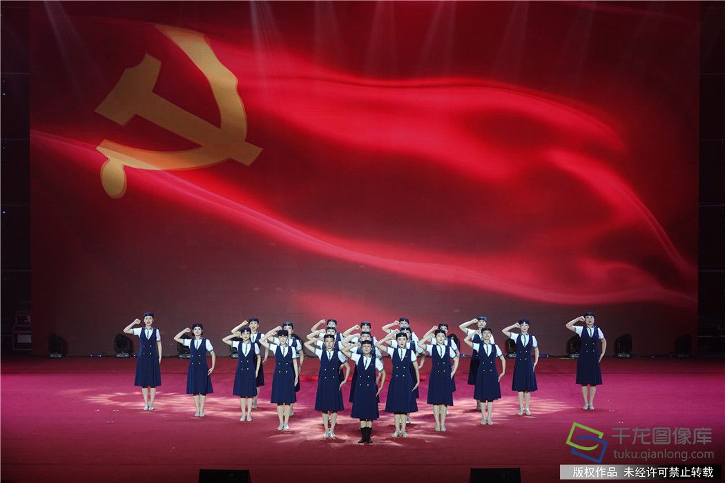 7月27日下午，北京城建集团举办第二届企业文化周大会。图为企业职工自编自导自演的节目：心中誓言