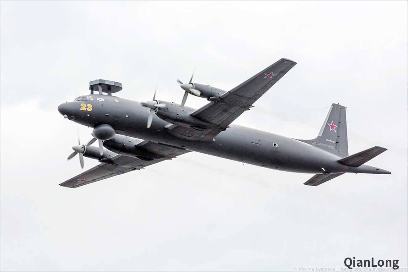 俄罗斯举行海军节阅舰式彩排 海军航空兵在空