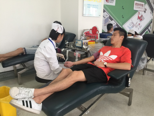 上海明凯市政青年突击队积极响应公益献血活动