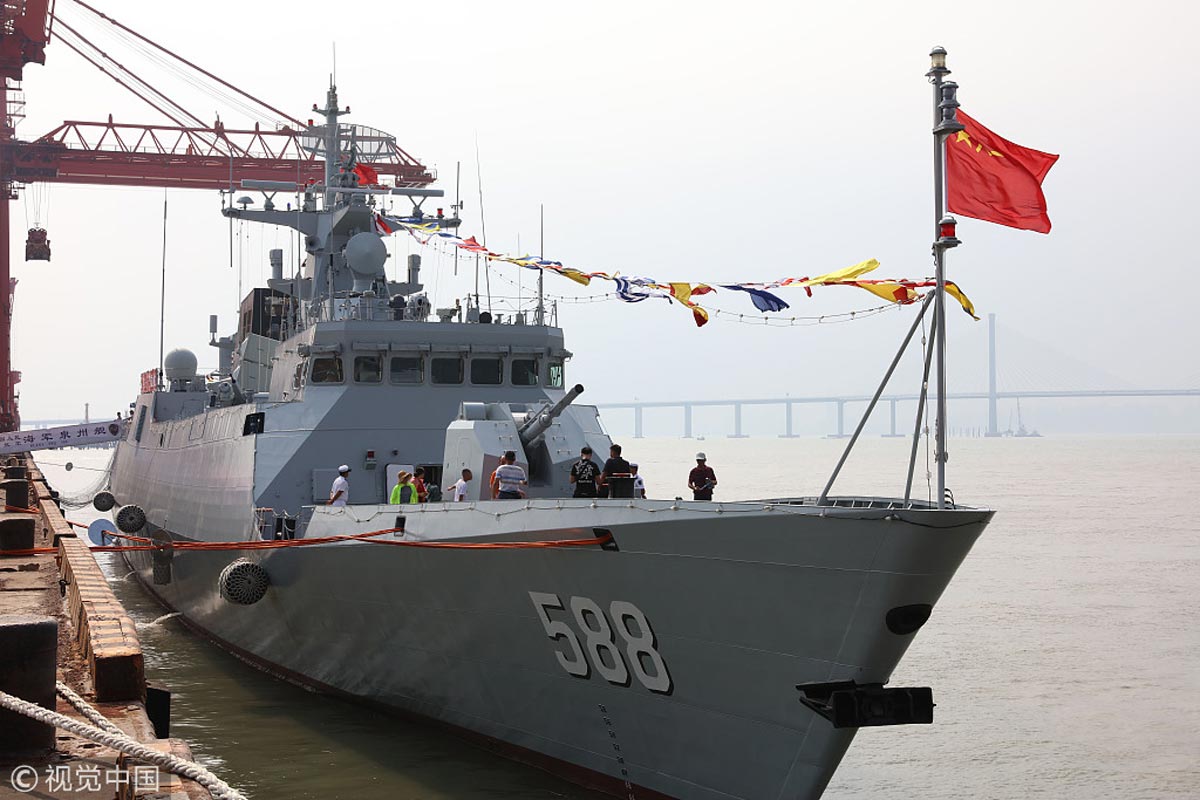 2018年7月30日,中国海军多型主力战舰在福建