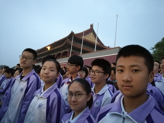 五星红旗飘扬在我心中