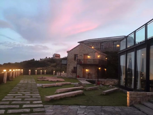 从海上日出消磨到星光满天 在山顶海边的石屋民宿 (3)