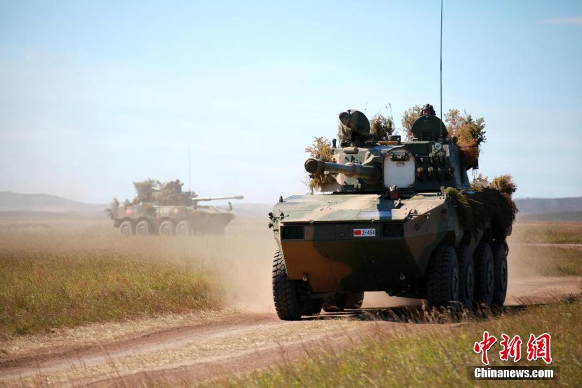 东方-2018战略演习举行联合战役演练和沙场