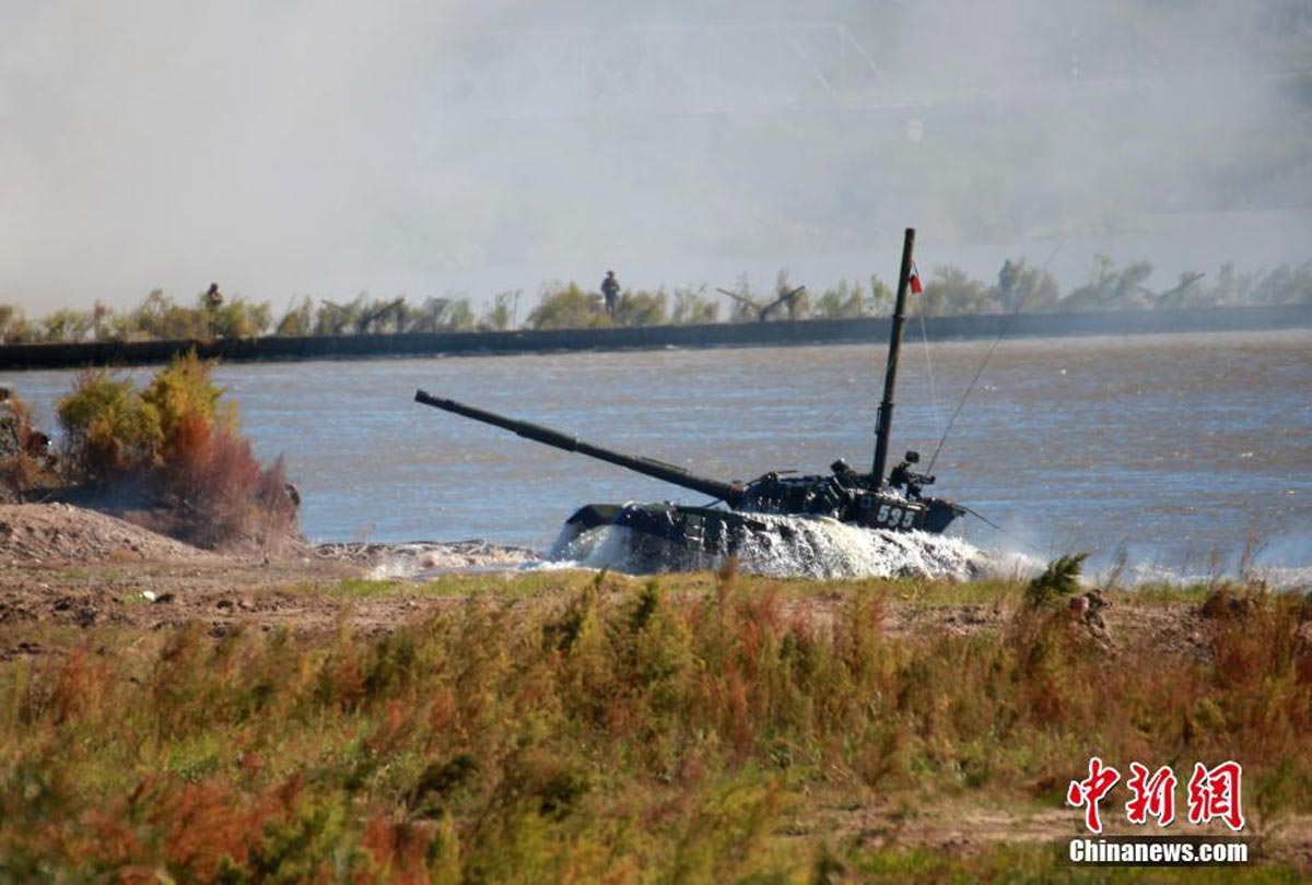 东方-2018战略演习举行联合战役演练和沙场