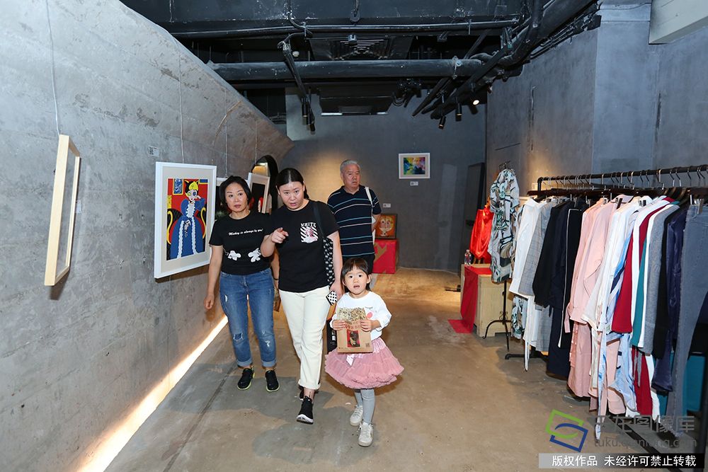 WEEK-UP展03