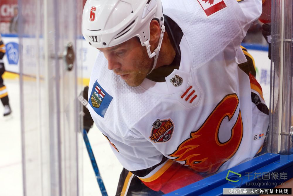 9月19日,2018年NHL中国赛北京站在五棵松体育馆迎来了收官之战。图为比赛现场。千龙网 张龙 摄