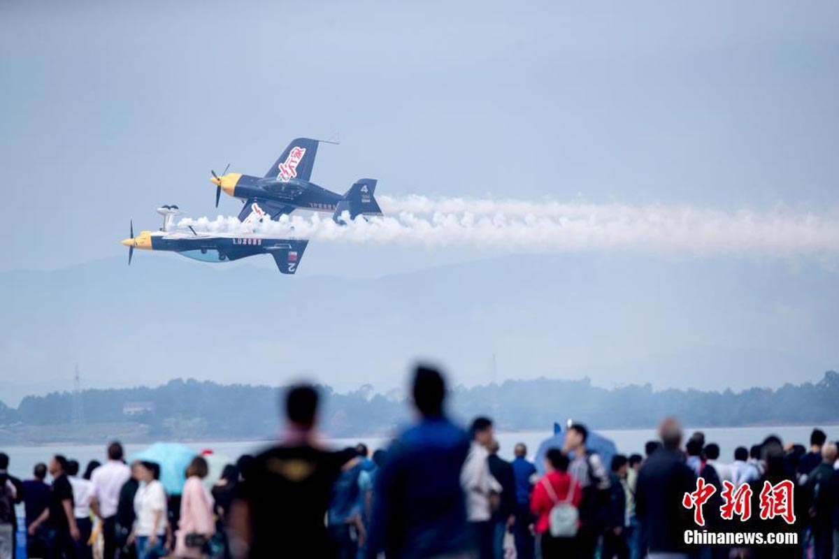 AG600大型水陆两栖飞机亮相2018荆门爱飞客